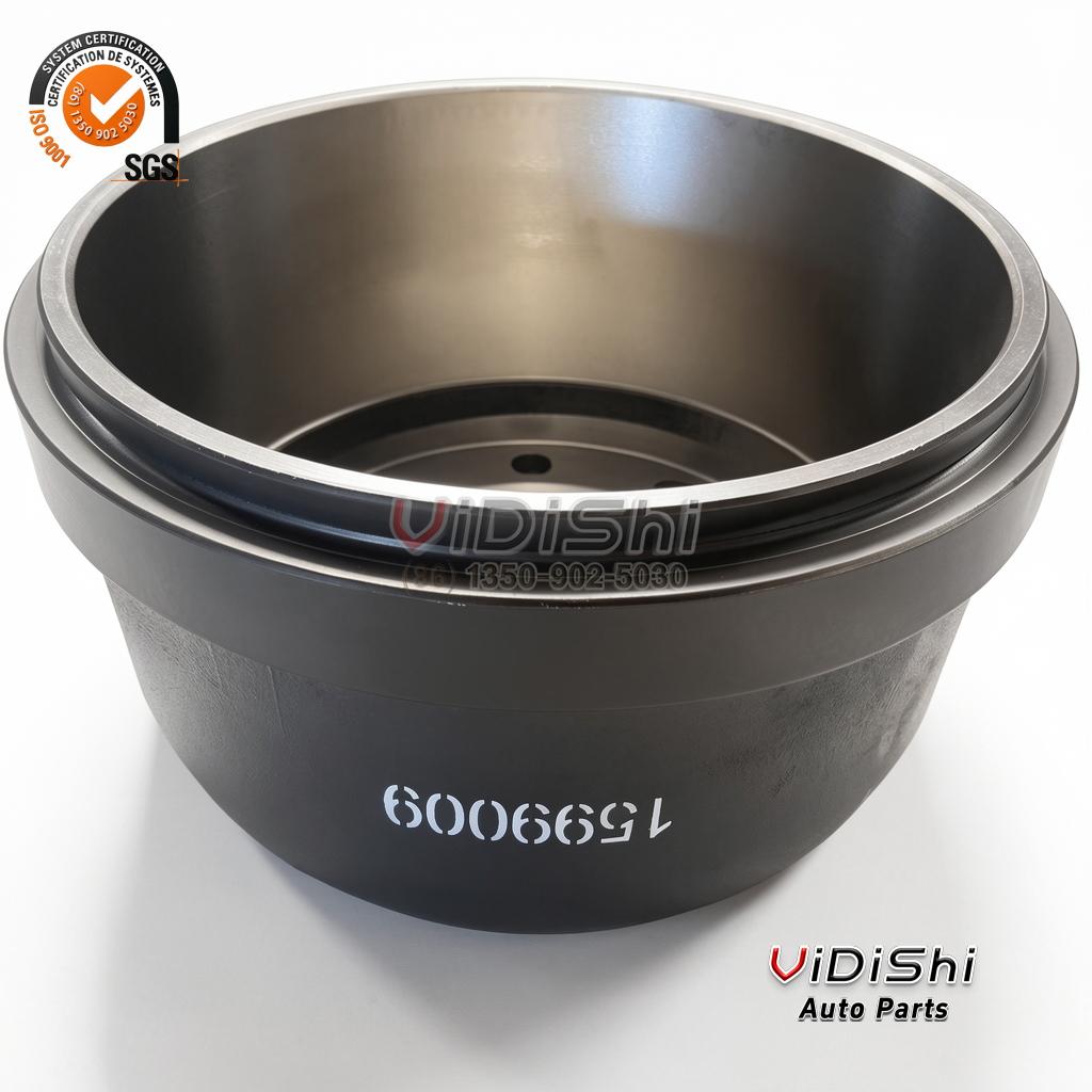 1599009 Brake Drum Replacement for Sinotruk HOWO A7 Truck 4 Tilted view into the brake drum mouth showing the machined rim edge with fine turning marks