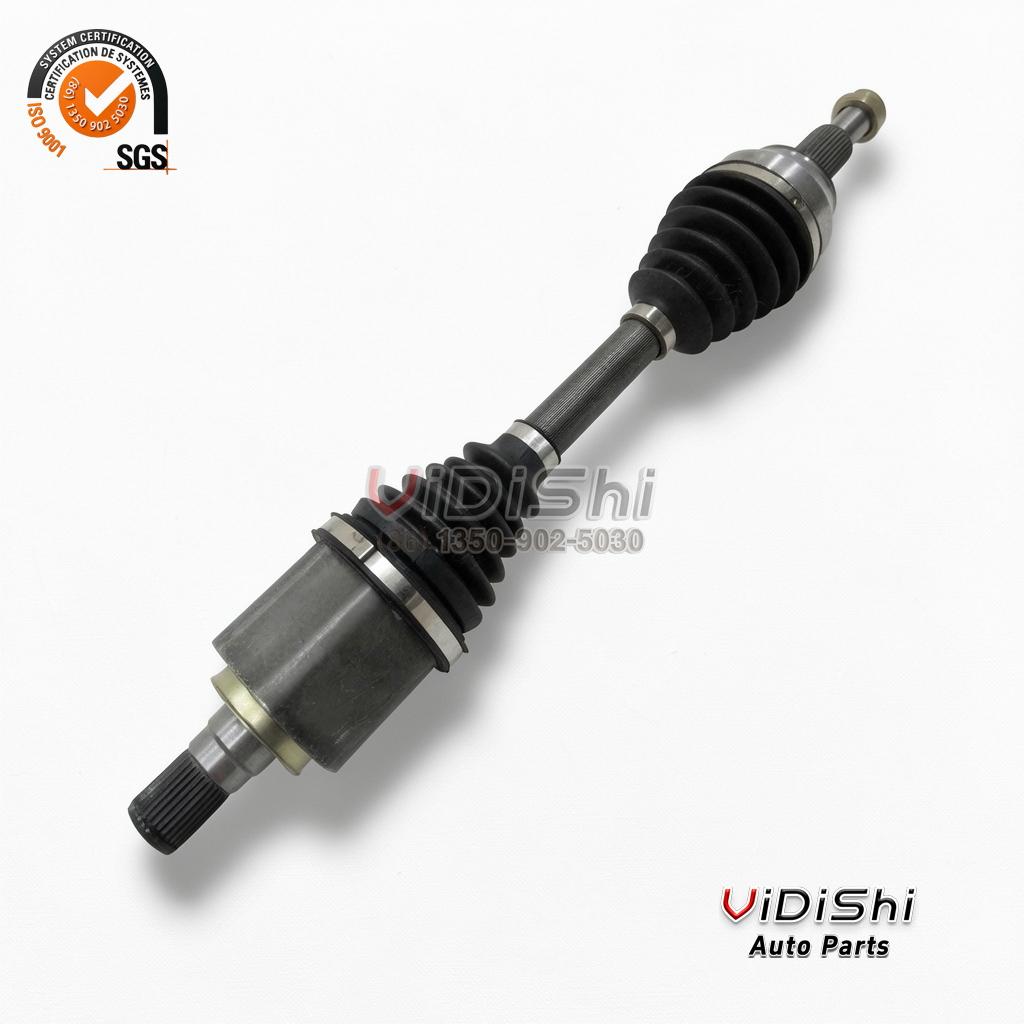 Front CV Axle Replacement for Peugeot 408 Hyundai Tucson 3 Complete front CV drive axle on the diagonal with both joint boots and the polished shaft in view