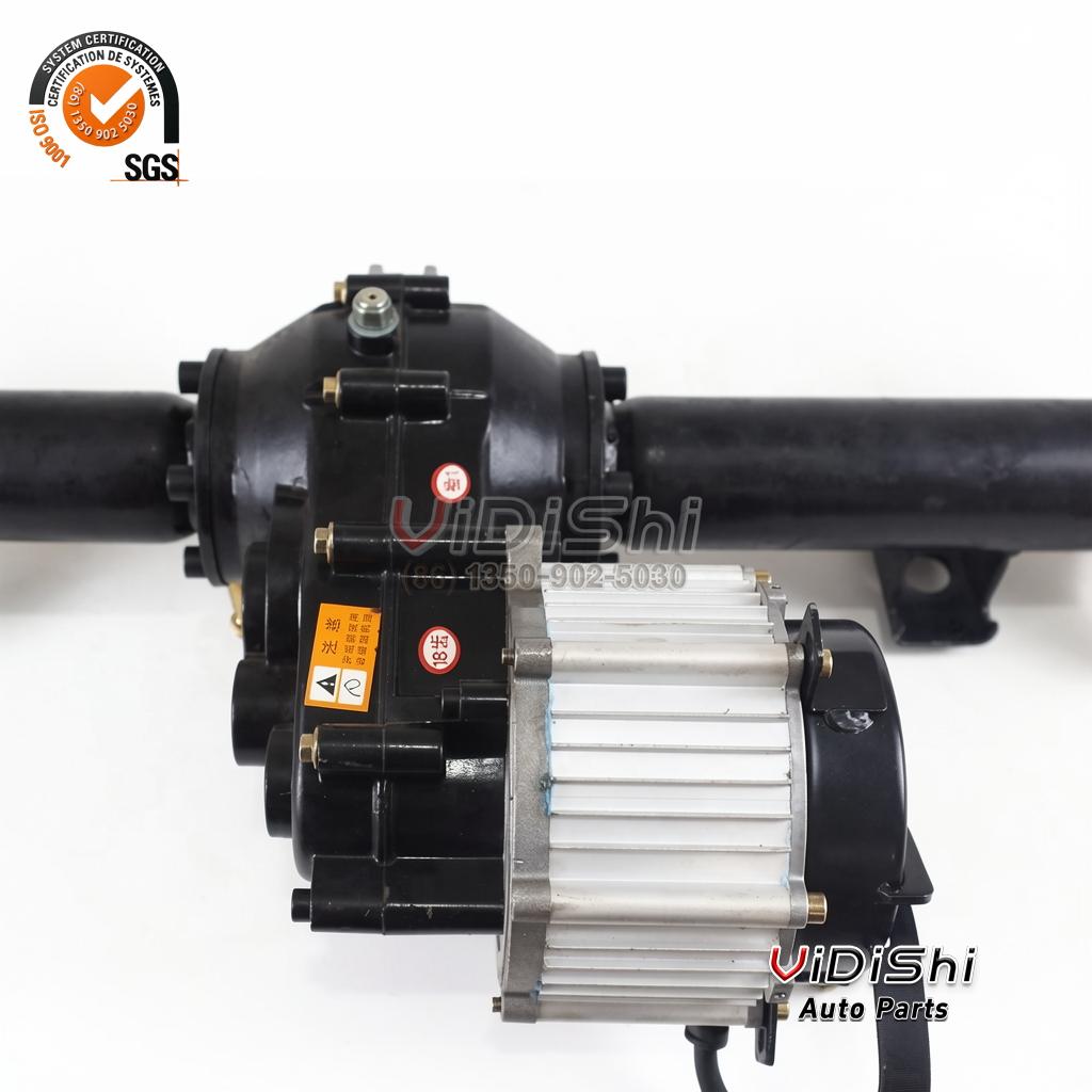 48V 1000W Brushless Rear Axle for Electric Tricycle IP54 5 Finned brushless motor with splined pinion output shaft above an opened view of the copper winding stator
