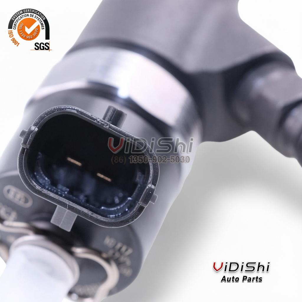 0445110247 Common Rail Injector for Fiat Ducato Iveco 3.0 Multijet 5 0445110247 injector seen from the connector end showing the two pin solenoid housing