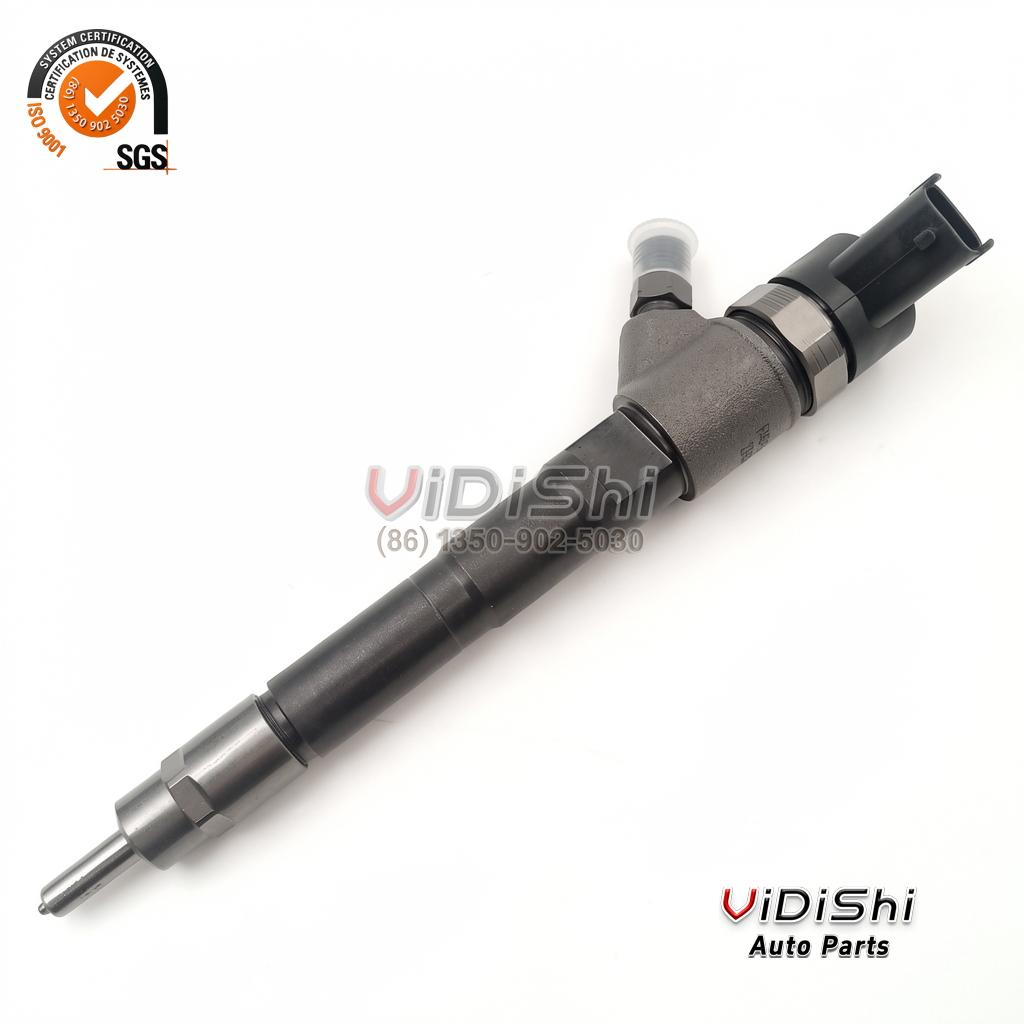 0445110248 Common Rail Injector for Fiat Ducato Iveco Daily 3.0 3 0445110248 injector angled view showing the connector tower