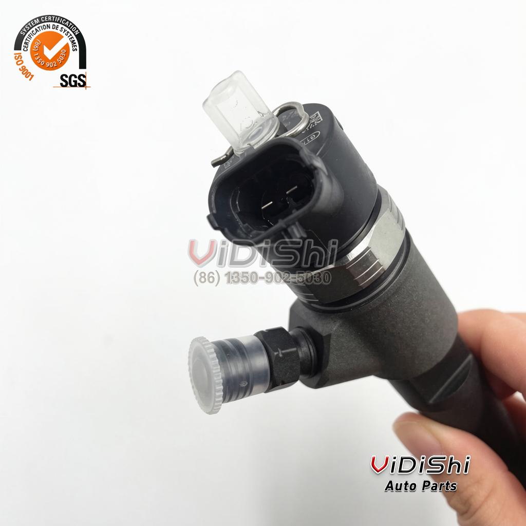 0445110273 Common Rail Injector for Fiat Iveco 504088755 6 0445110273 common rail injector, supplied unit - source photograph (view 06)