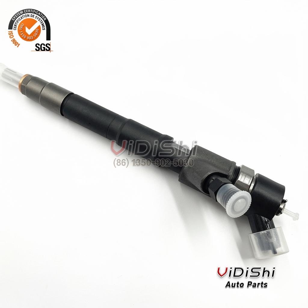 0445110274 Common Rail Injector for Hyundai i800 Kia Sorento 2.5 CRDi 4 0445110274 common rail injector laid horizontally, full length