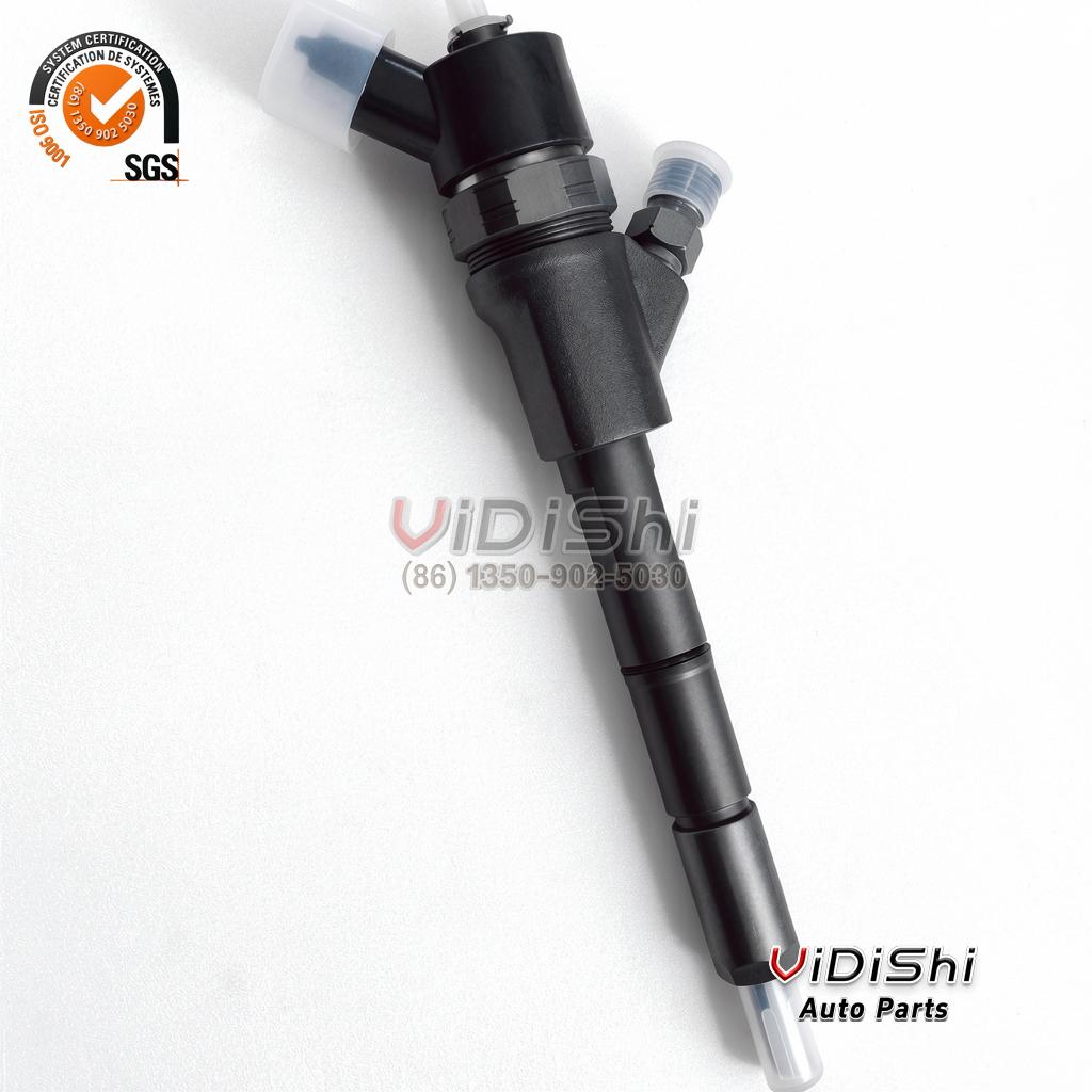 0445110307 Common Rail Injector for Komatsu SAA4D95LE5 6271113100 2 0445110307 injector standing upright with the nozzle tip down