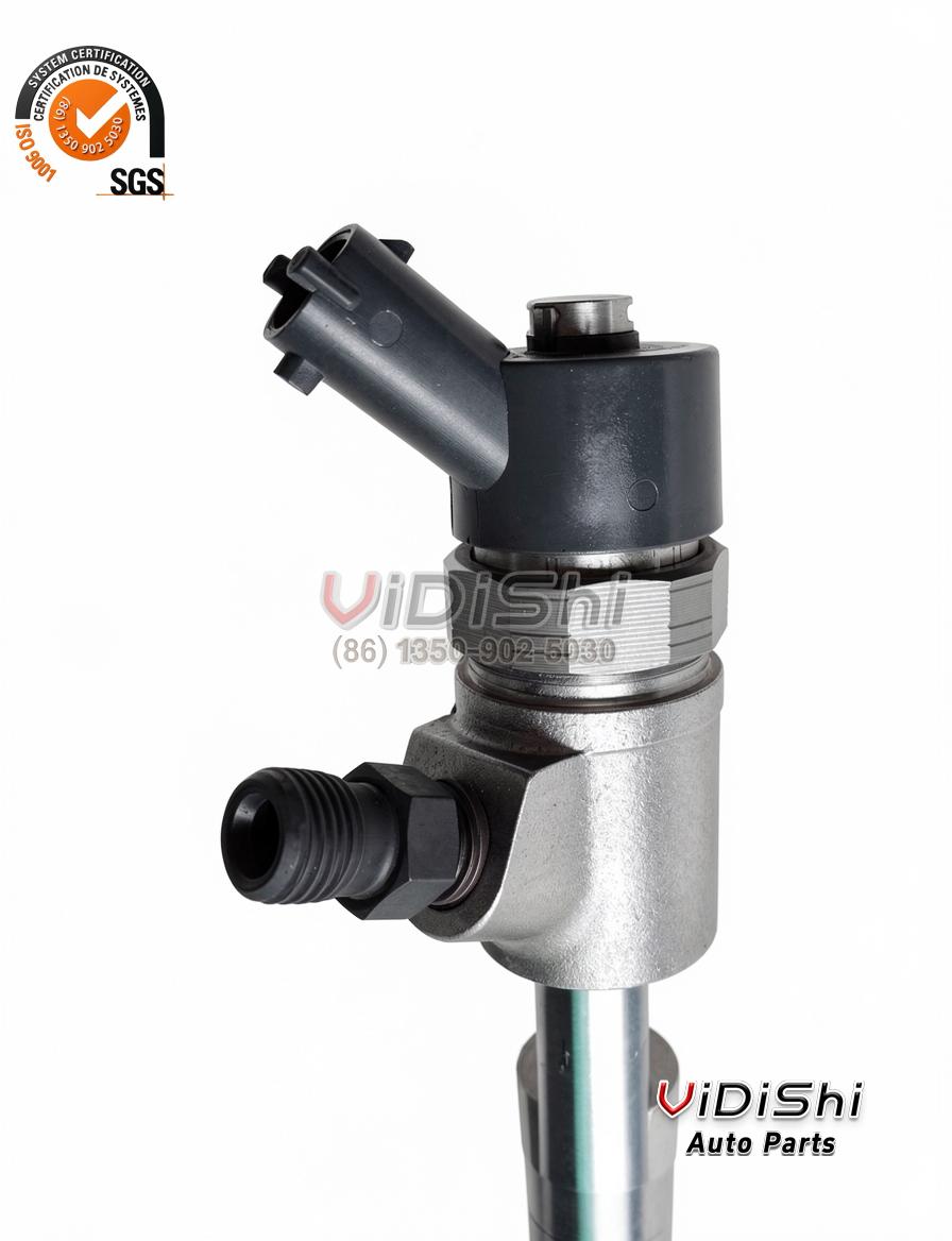 0445110454 Common Rail Injector for JMC 4JB1 2.8 Diesel 5 0445110454 injector inlet fitting and solenoid head close up
