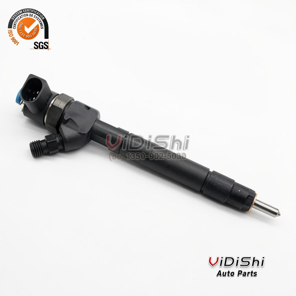 0445110478 Injector Replacement for BMW N47 N57 Diesel 4 Close view of the nozzle retaining nut, sealing washer and spray tip of a 0445110478 injector