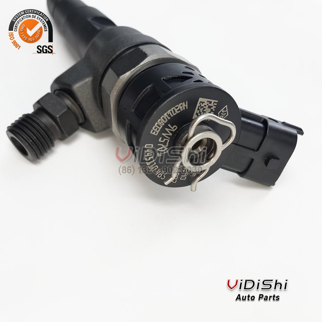 0445110485 Common Rail Injector for Renault Dacia 1.5 dCi 2 0445110485 injector body and head, marking area facing camera