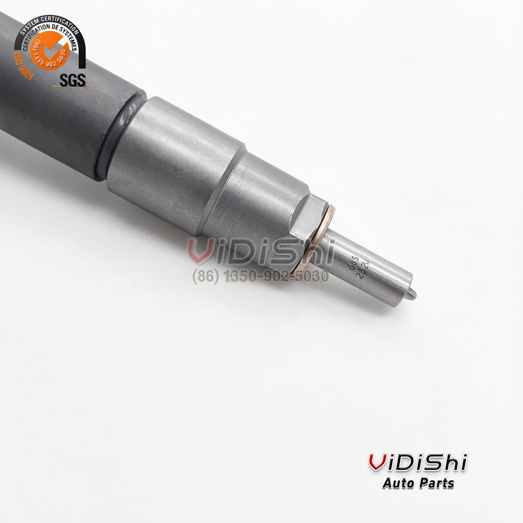 0445110502 Injector Replacement for UAZ Hunter 2.0 CD Engine 4 Close view of the nozzle retaining nut, sealing washer and spray tip of a 0445110502 injector