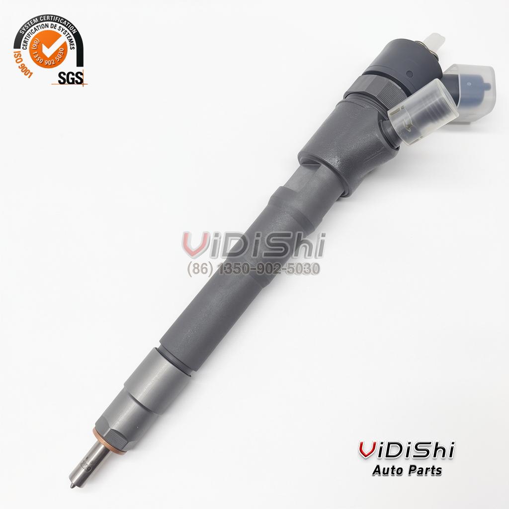 0445110520 Common Rail Injector Replacement for Bosch 0445110418 2 A 0445110520 common rail injector tilted at an angle with the spray tip facing the camera