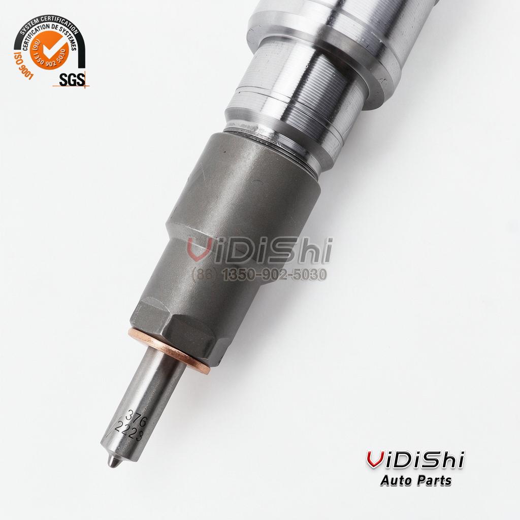 0445120246 CRIN2 Common Rail Injector for Deutz Volvo and Fendt 6 Close view of the nozzle end of a 0445120246 injector with its sealing washer