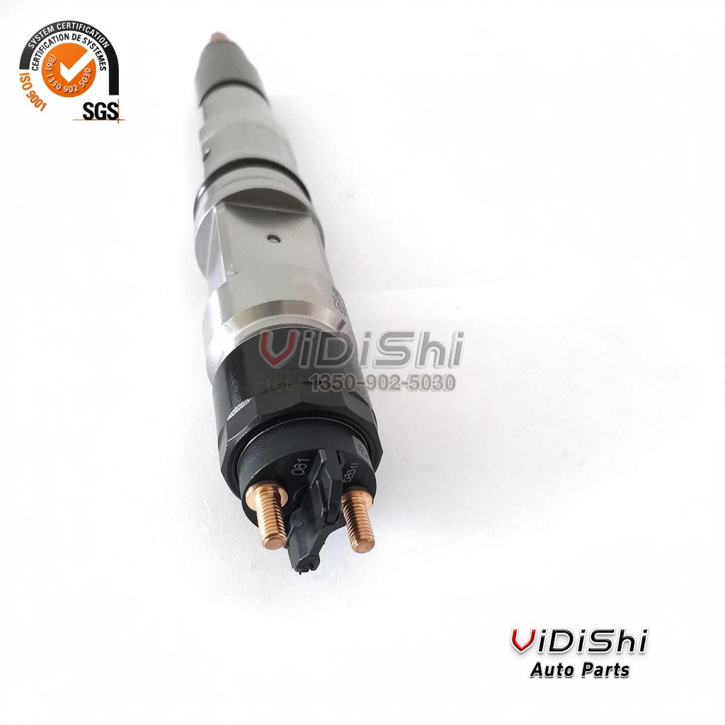 All Products 7 0445120392 injector in three quarter view from the connector end