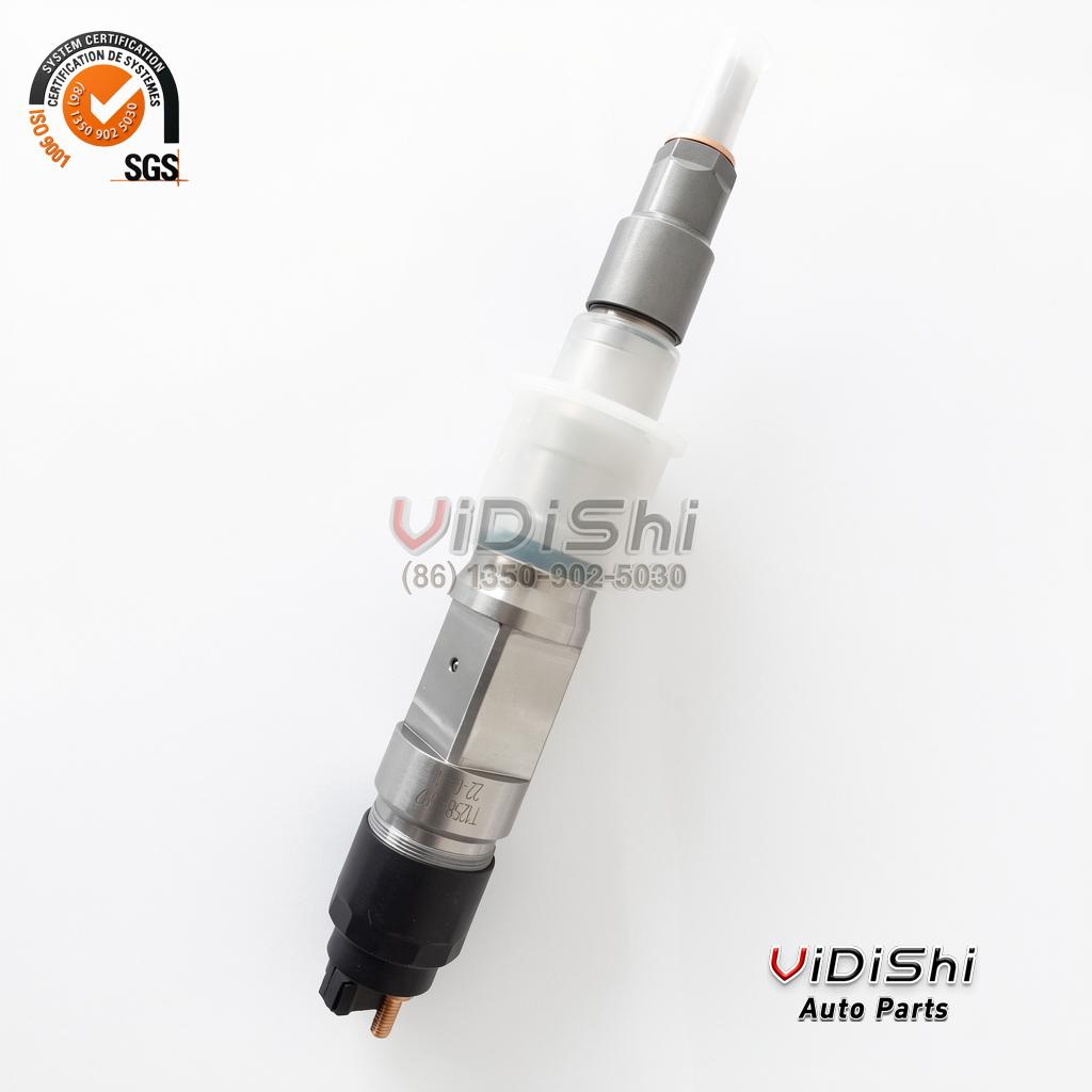 0445120465 common rail injector (Bosch 0 445 120 465 reference) — unit with protective cap, as shipped