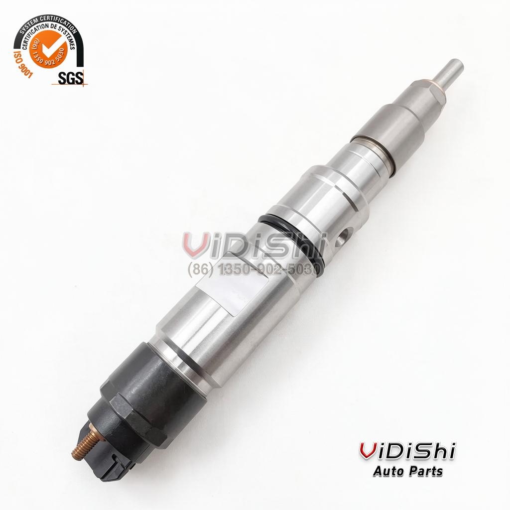 0445120465 common rail injector (Bosch 0 445 120 465 reference) — needle end with protective sleeve