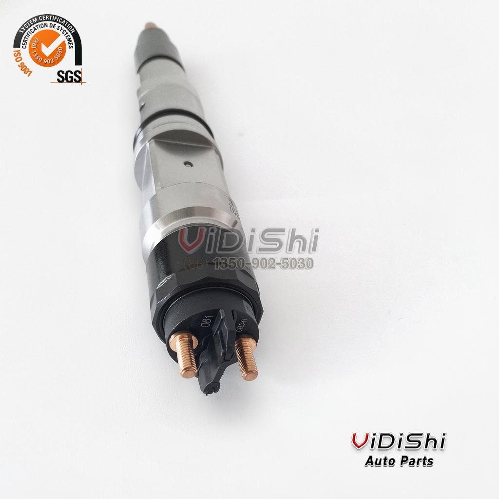 0445120474 common rail injector (Bosch 0 445 120 474 reference) — terminal end lower right, brass studs and connector