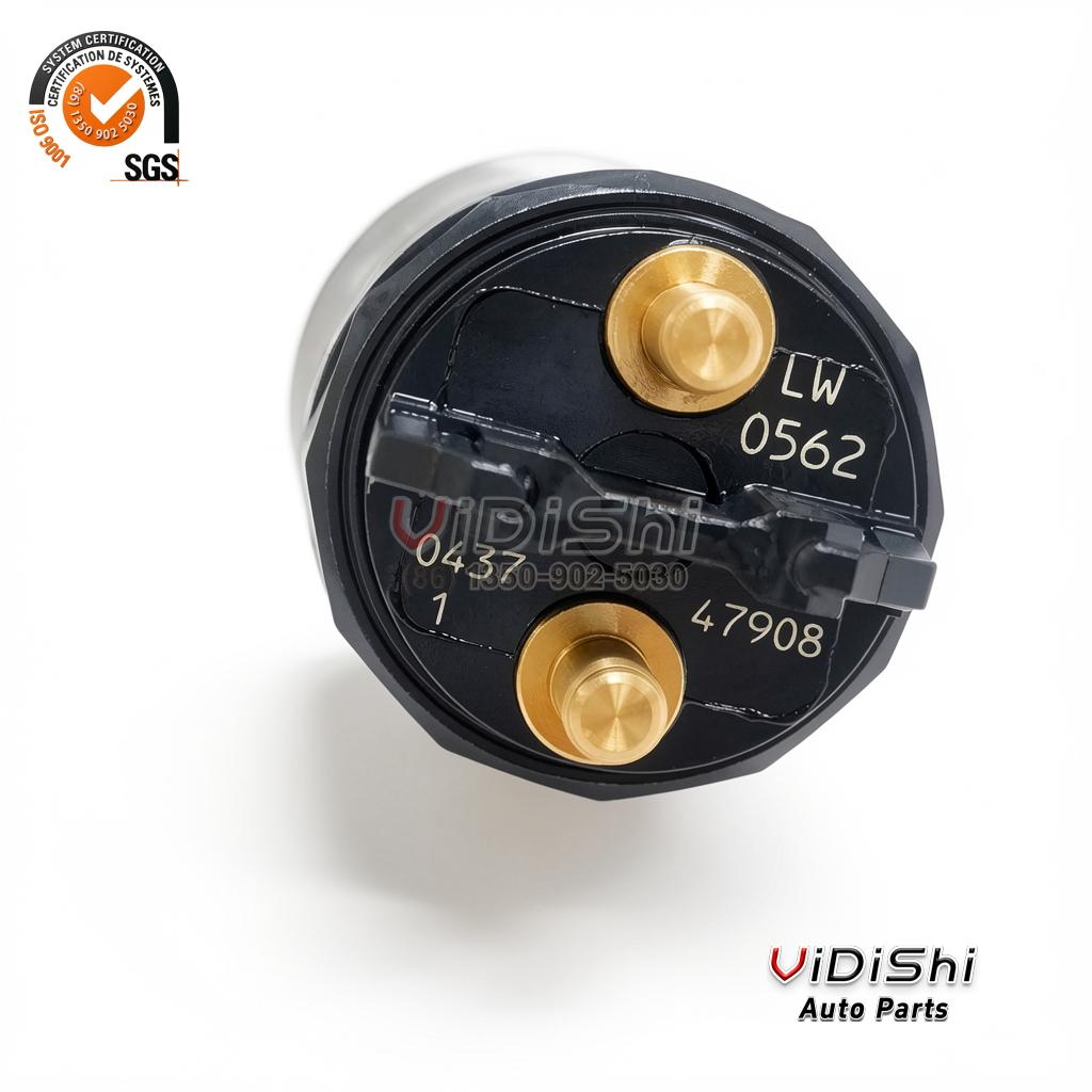 0445120562 CRIN2 Injector for Weichai WP12 Replacement 4 0445120562 injector connector end straight on, two threaded brass terminals