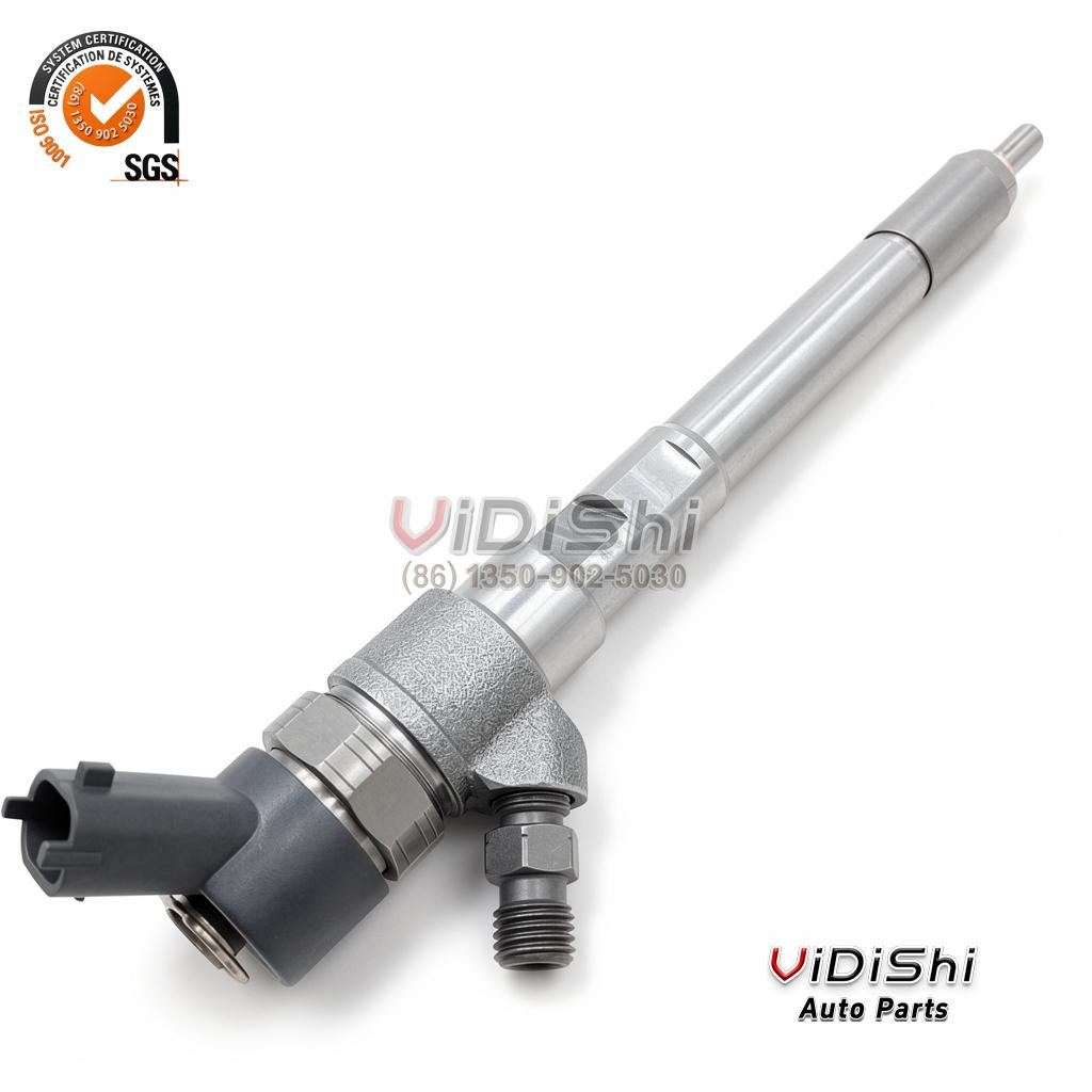 0986435165 Common Rail Injector Replacement for Fiat Iveco 504386427 6 0986435165 injector diagonal view with the nozzle end raised