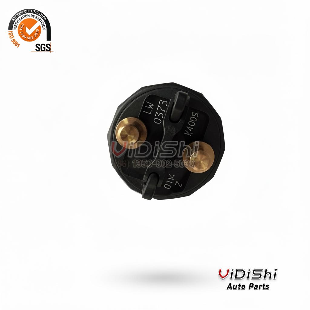 All Products 8 610800080588 common rail injector connector end close up, terminals and clip levers