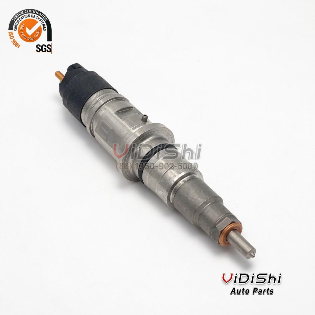 610800080588 CRIN2 Injector for Weichai WP10 Replacement 2 610800080588 common rail injector at a three-quarter angle, connector and nozzle end
