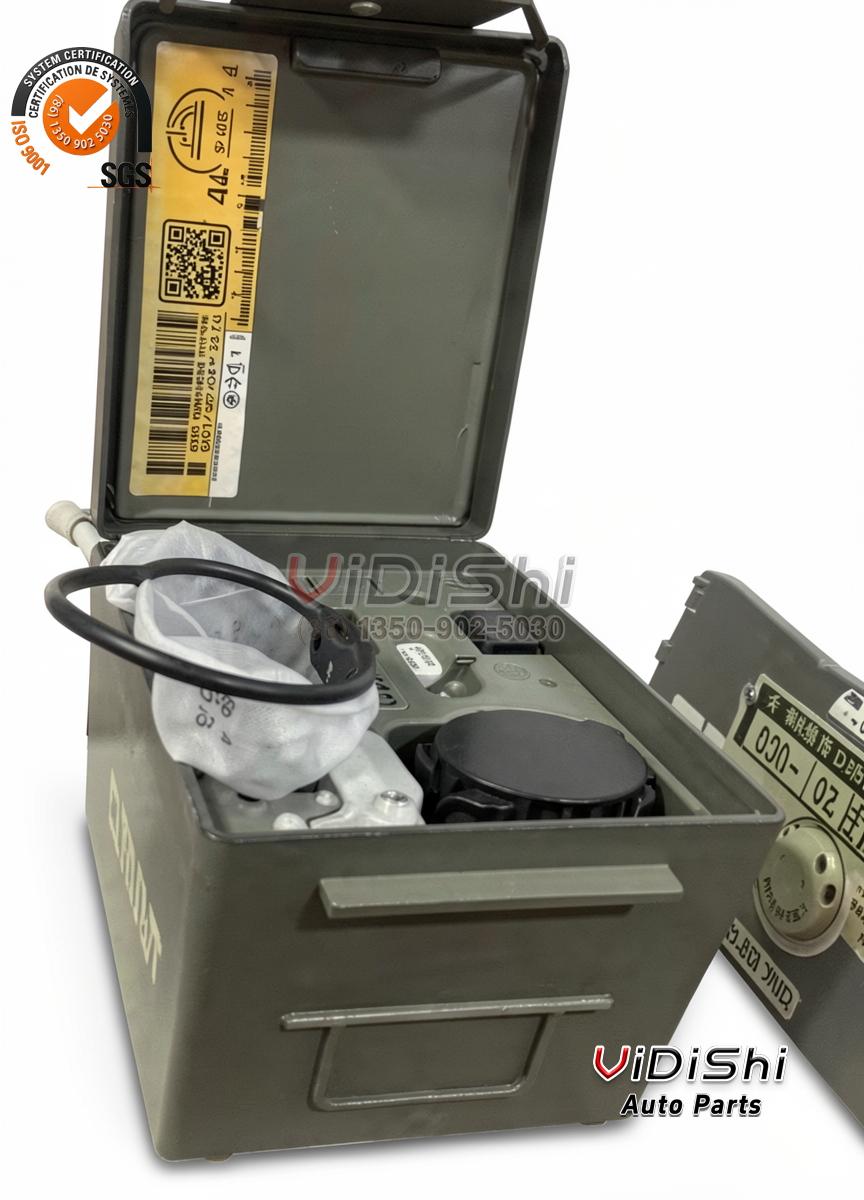 300LSH-MIN Cabled Tire Compressor 12V 24V Double Cylinder 5 300LSH-MIN storage box open showing the compressor unit inside