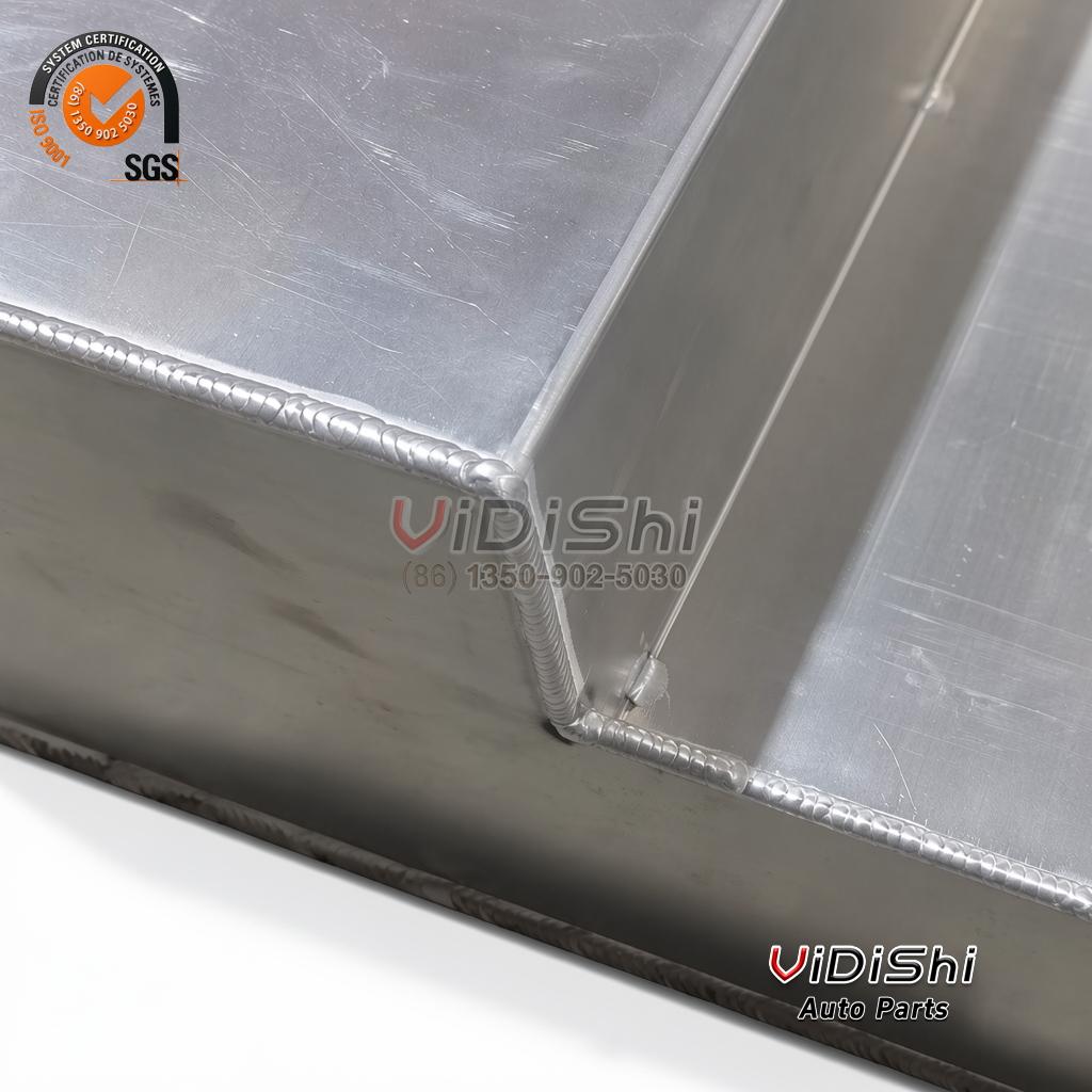 Close view of the welded corner seam on the aluminium body